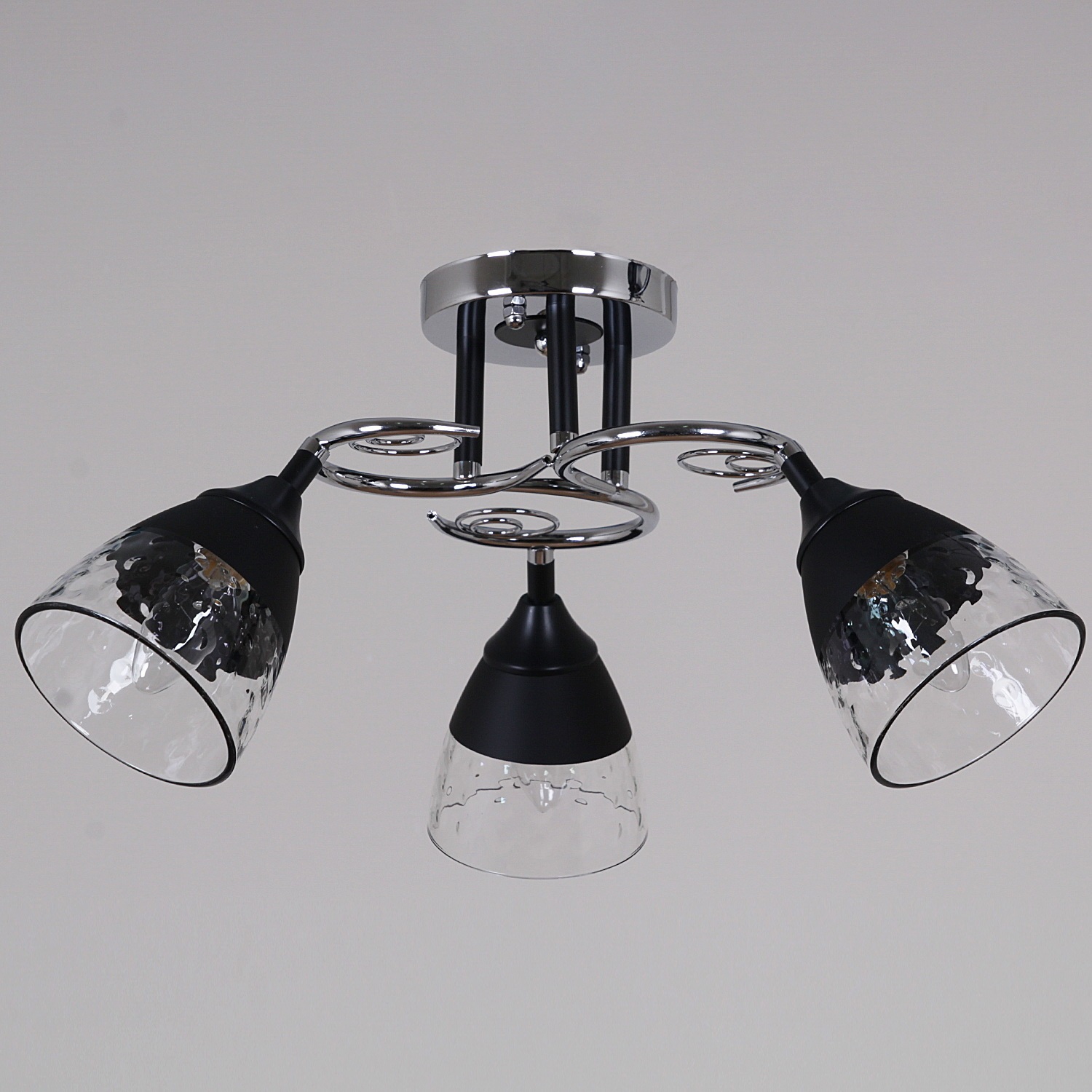 Изображение товара Потолочная люстра на штанге Reluce 70139-3.3-03 CR+BK