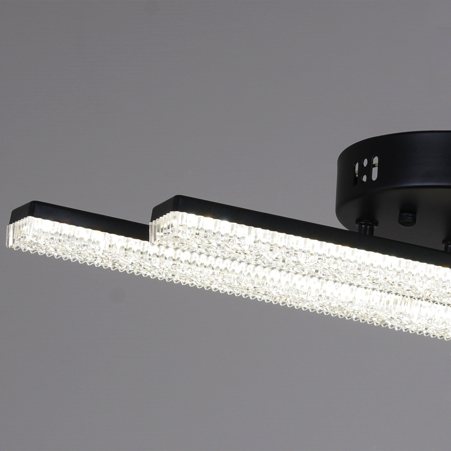 Изображение товара Потолочная люстра светодиодная на штанге Reluce 03749-3.3-02C BK