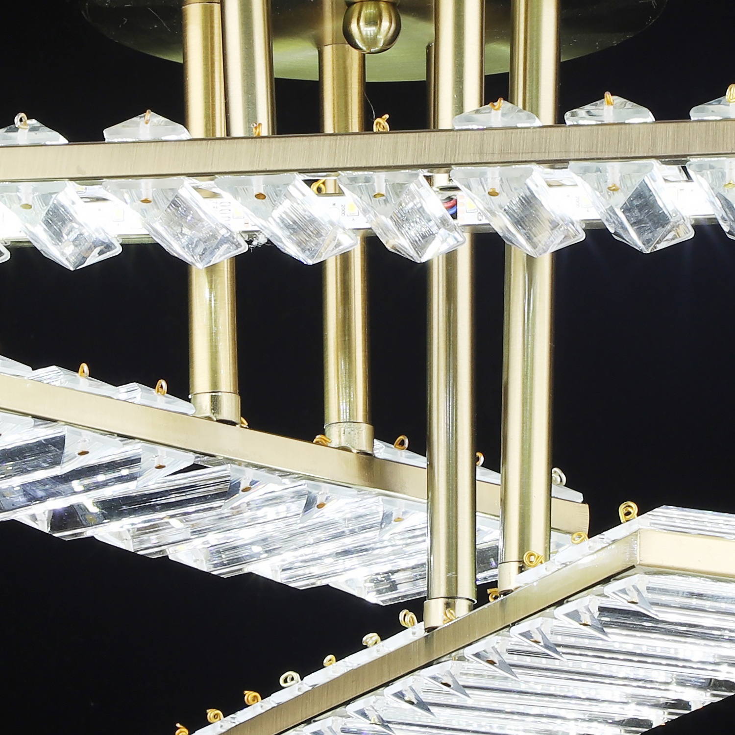 Изображение товара Потолочная люстра хрустальная светодиодная на штанге Reluce 02598-0.3-102W COP