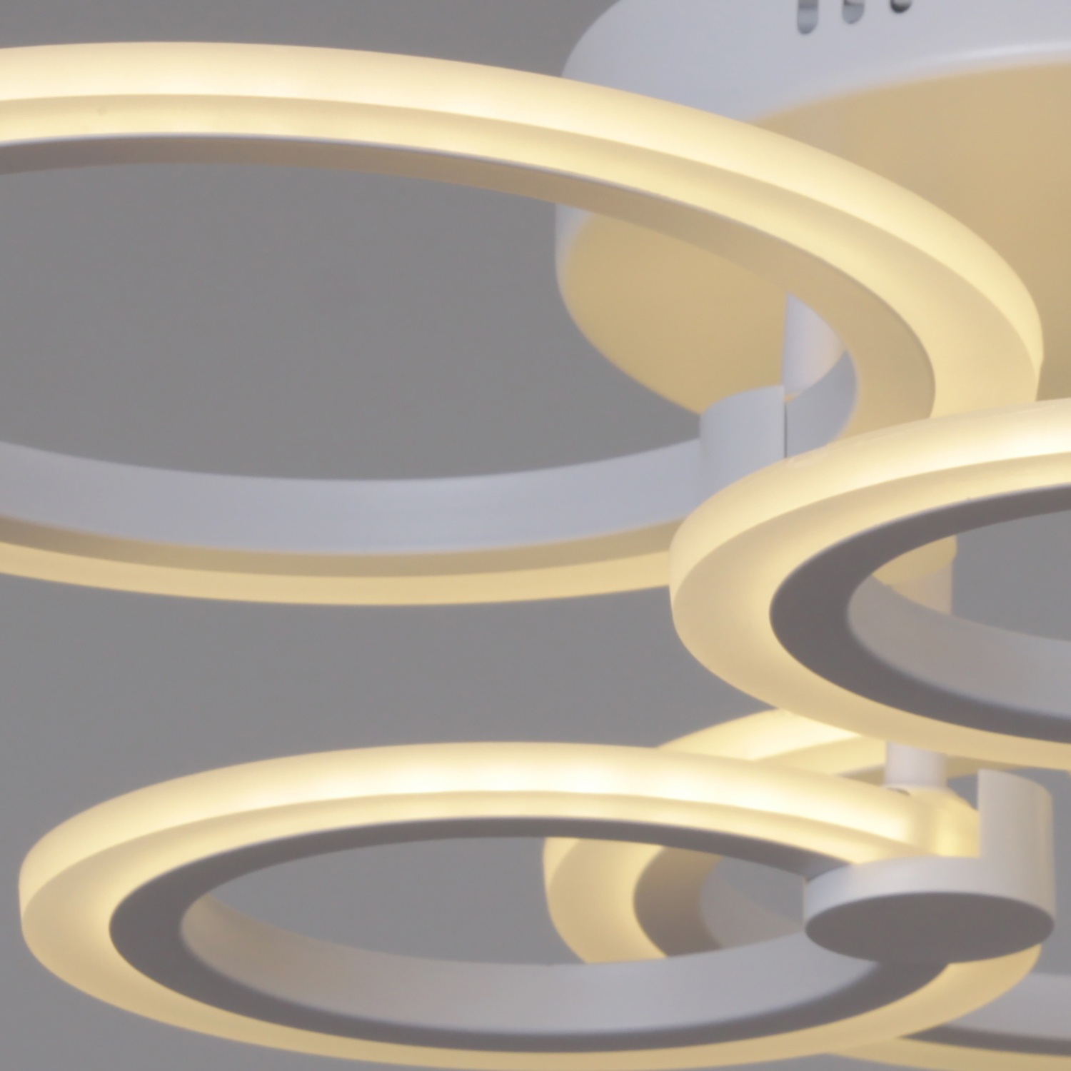 Изображение товара Потолочная люстра (+ночной режим) светодиодная на штанге с пультом регулировкой яркости и цветовой температуры Reluce 09502-0.3-3+3 WH