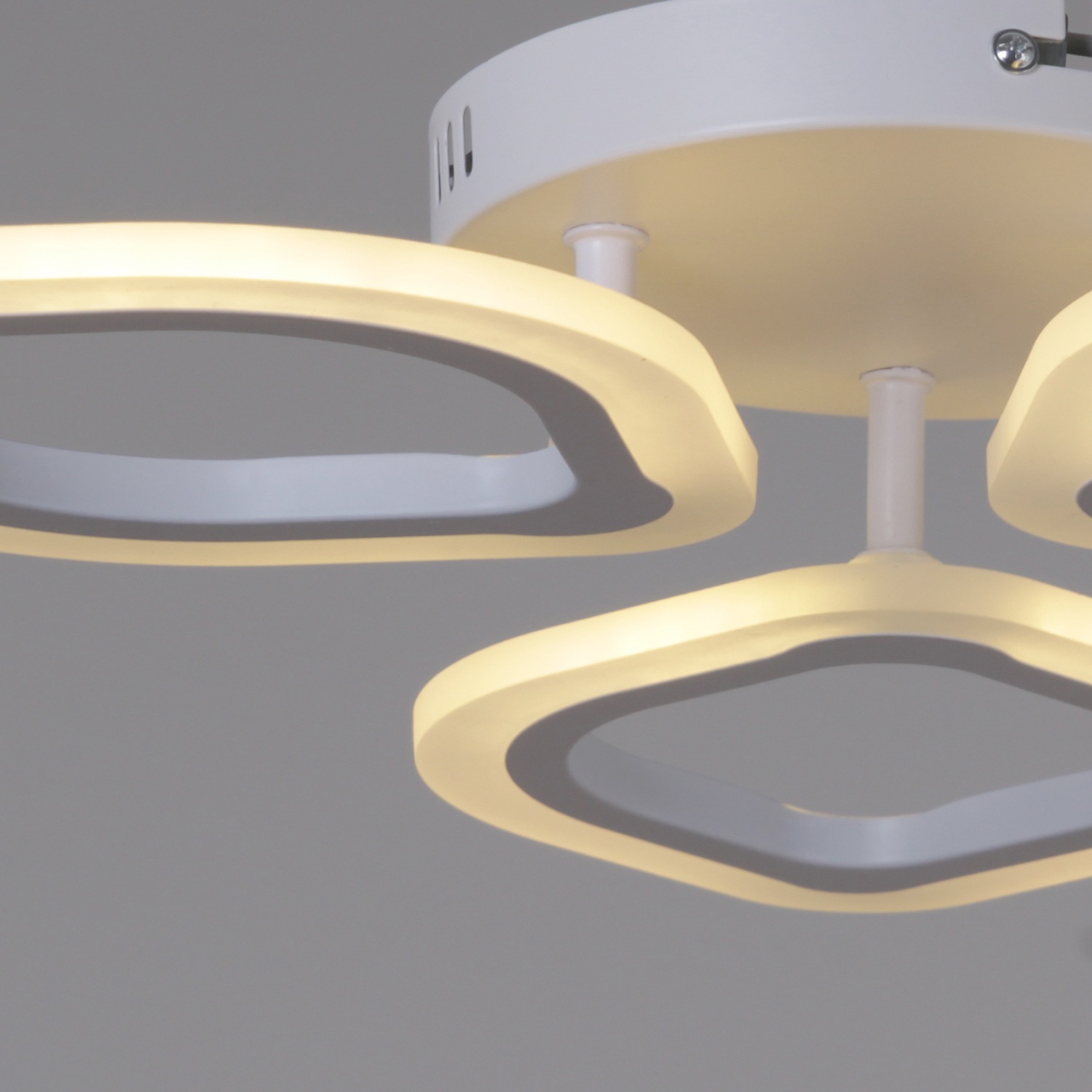 Изображение товара Потолочная люстра светодиодная 42 вт на штанге Reluce 02301-0.3-03 WH