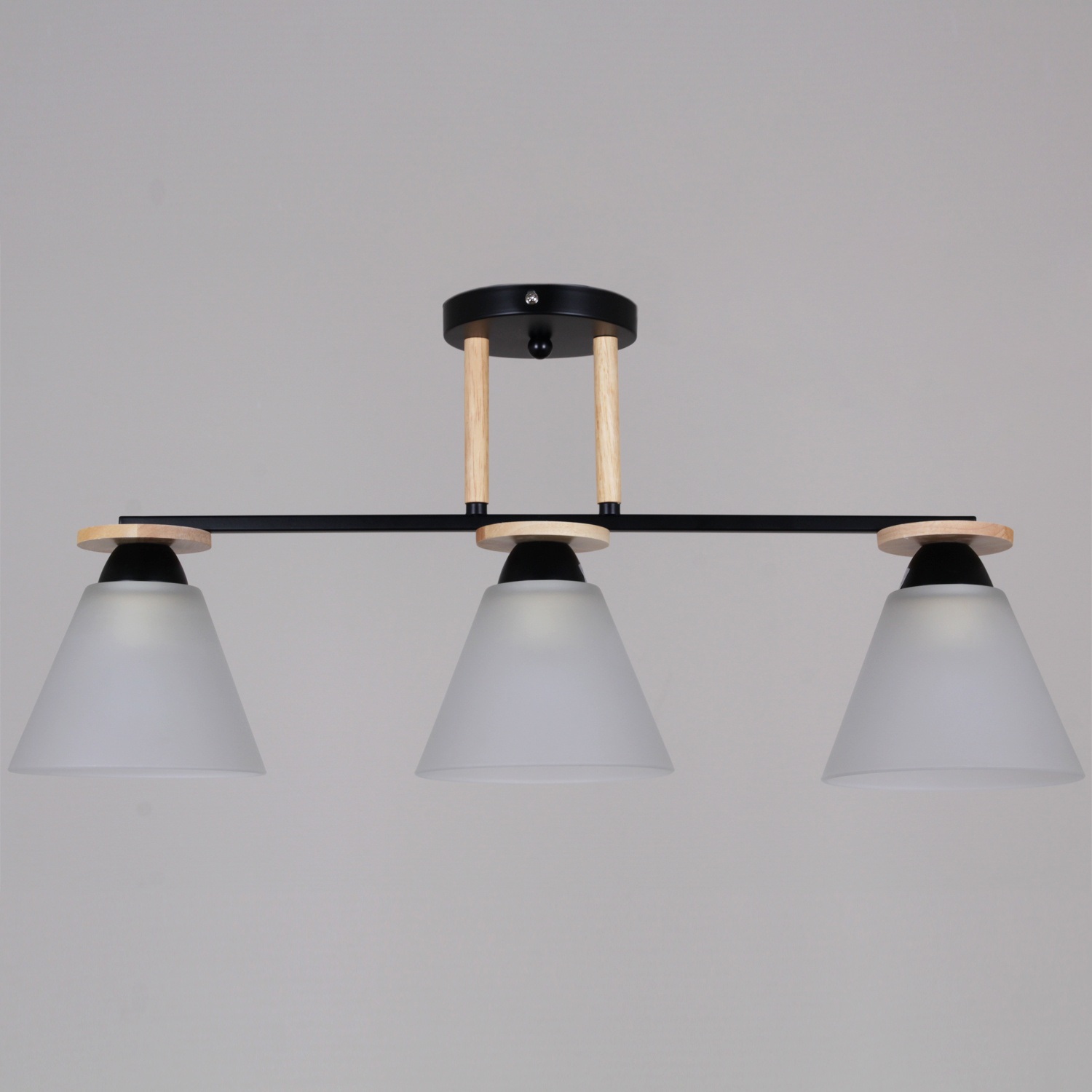 Изображение товара Потолочная люстра на штанге Reluce 11630-0.3-03 BK+WOOD современный дизайн