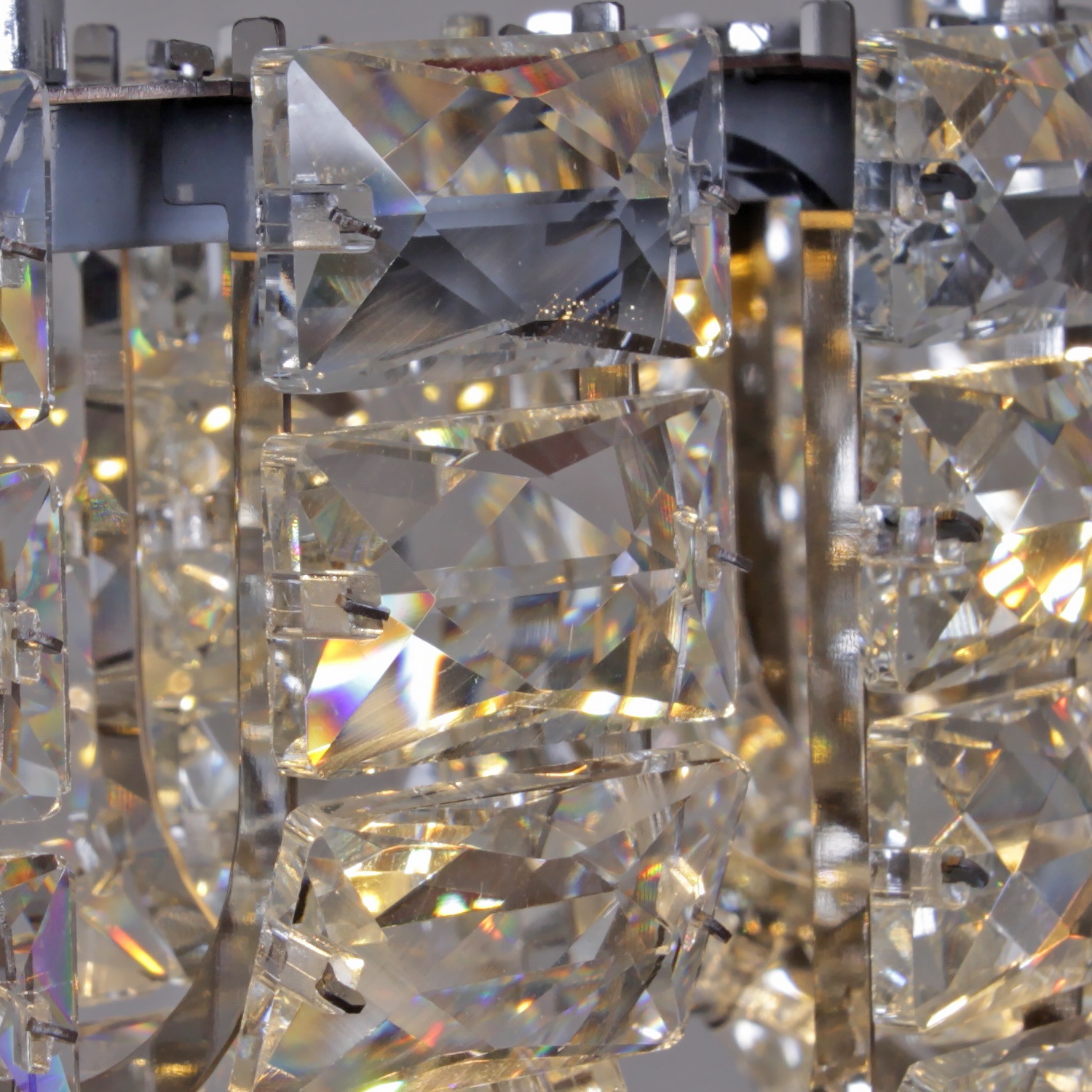 Изображение товара Подвесная хрустальная светодиодная люстра с регулировкой цвета Reluce 33051-0.4-400 CR