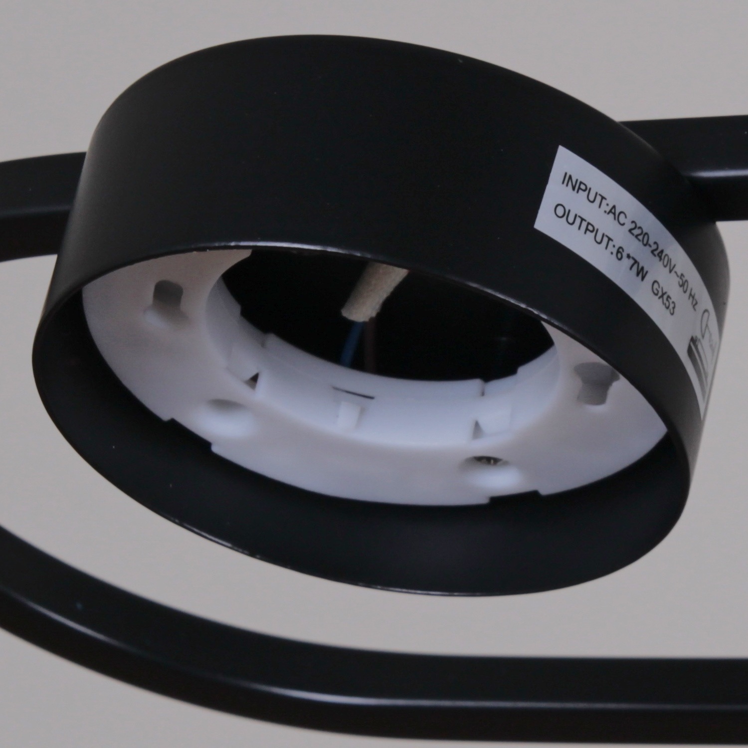 Изображение товара Потолочная люстра на штанге Reluce GX53 4 лампы современный дизайн