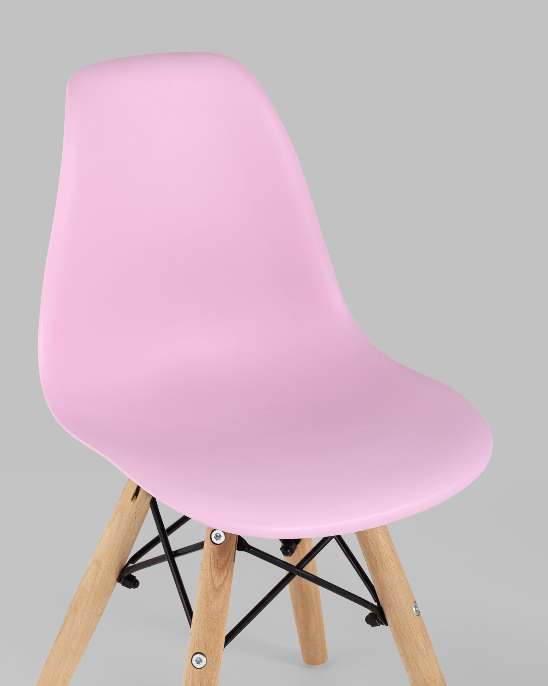 Детский стул и стол eames