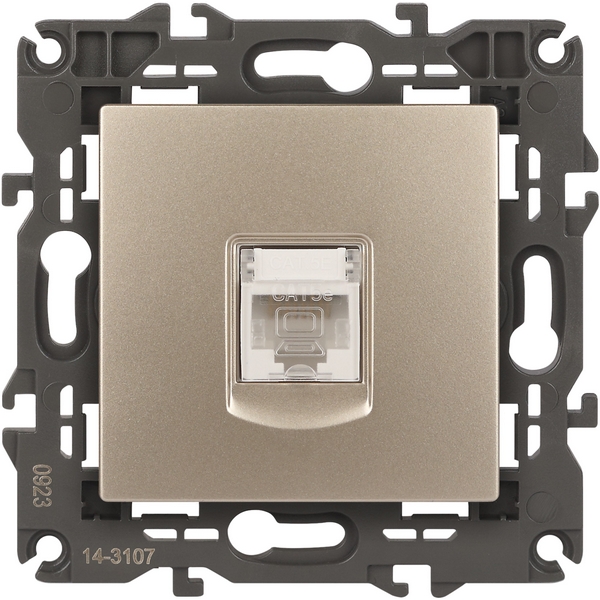 Изображение товара Розетка Ethernet RJ-45 встраиваемая шампань ЭРА 14-3107-04