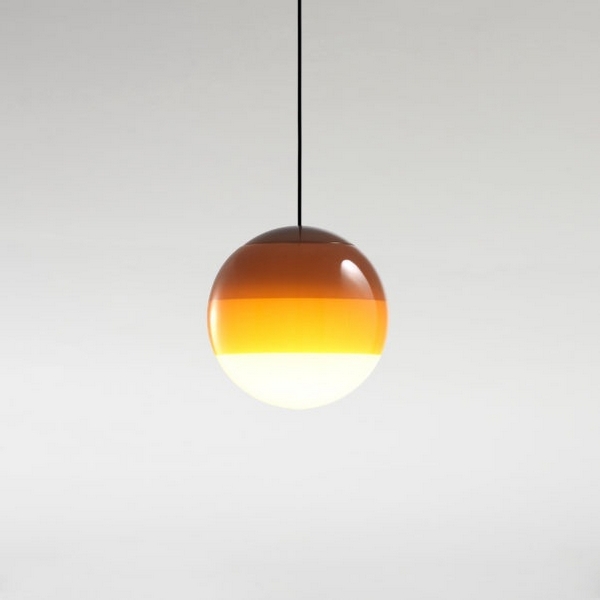 Изображение товара Подвесной светильник Marset Dipping Light 30 янтарный Изображение товара Подвесной светильник Marset Dipping Light 30 янтарный